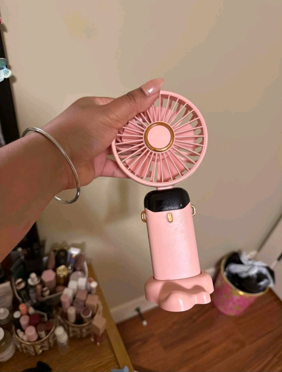 Automatic handheld fan