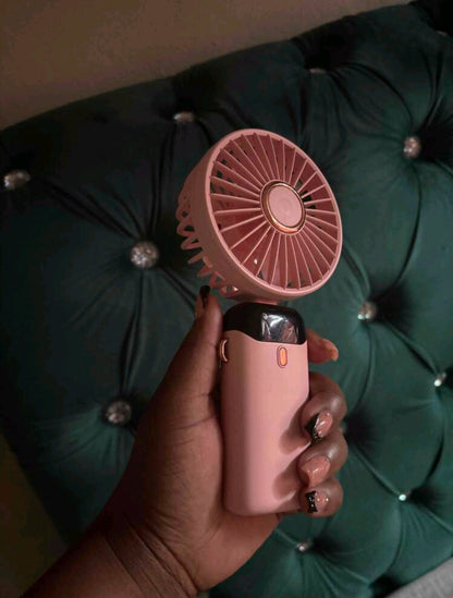 Automatic handheld fan