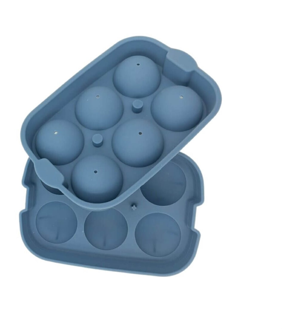 Ice hockey mold ice tray